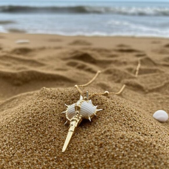 Elegant Gold Shell Pendant Necklace - Picture 6 of 7